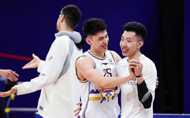 继父：贪图妈妈的男人
